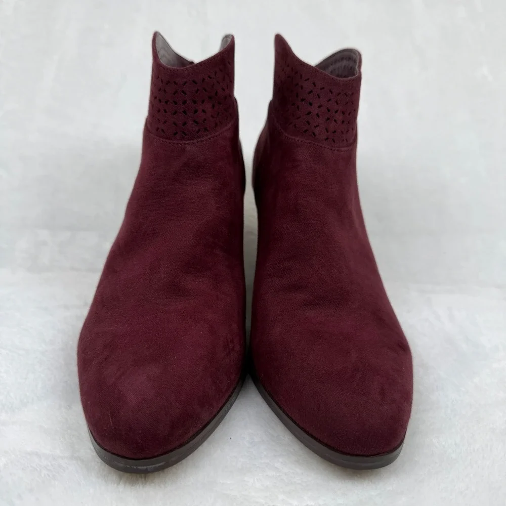 Violet & Red brand violet